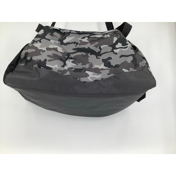 Under Armour Men's Black Camo UA Undeniable 5.0 Duffle Bag Travel Workout J4-40 - Picture 6 of 9